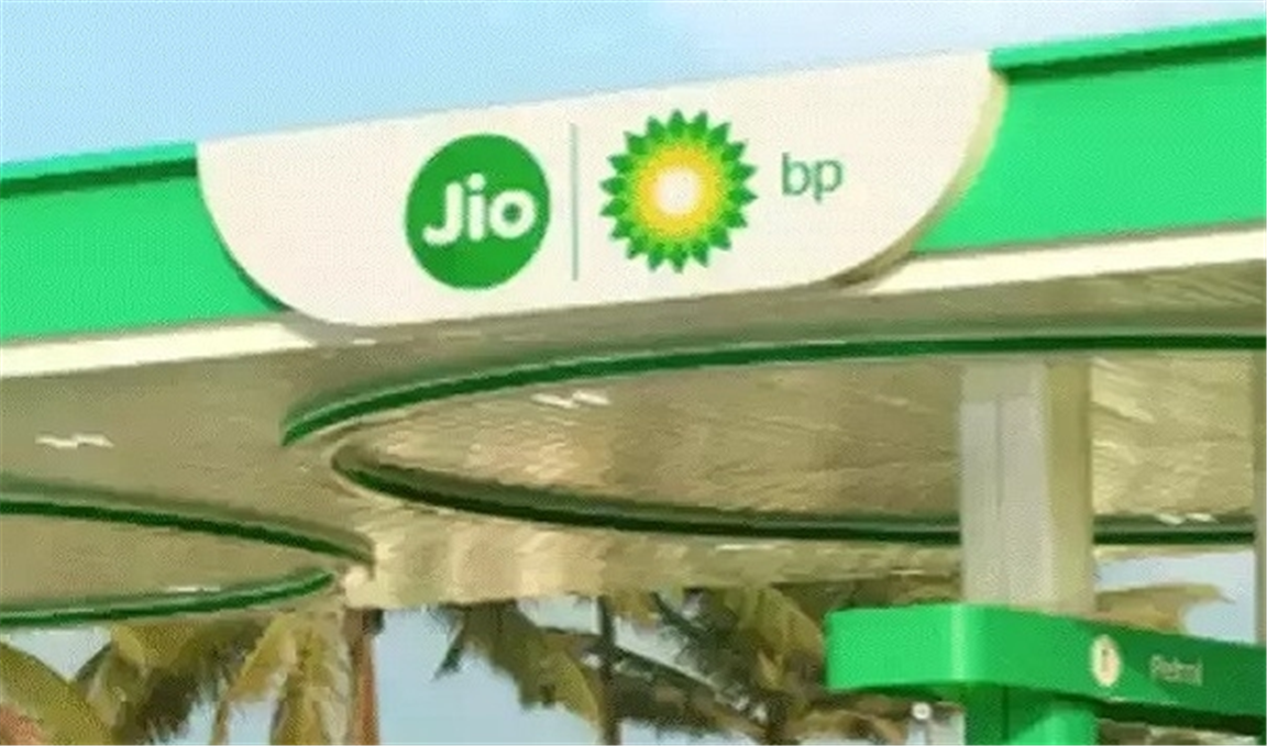 Jio-bp launches new diesel that offers saving of Rs 1.1 lakh per truck annually