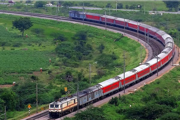 Train services in Sealdah-Bangaon route disrupted due to signalling system glitch