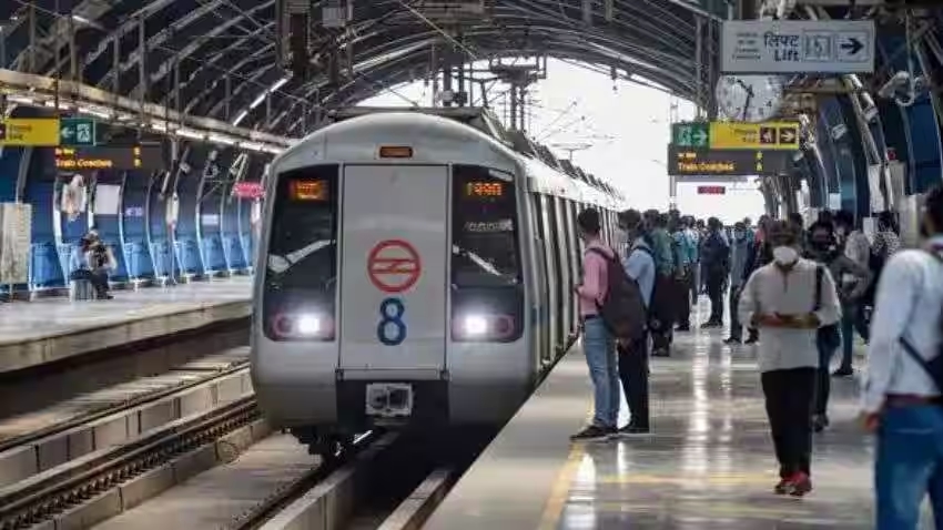 Good news for Delhi Metro commuters! DMRC allows travelers to carry THESE many bottles of alcohol in trains