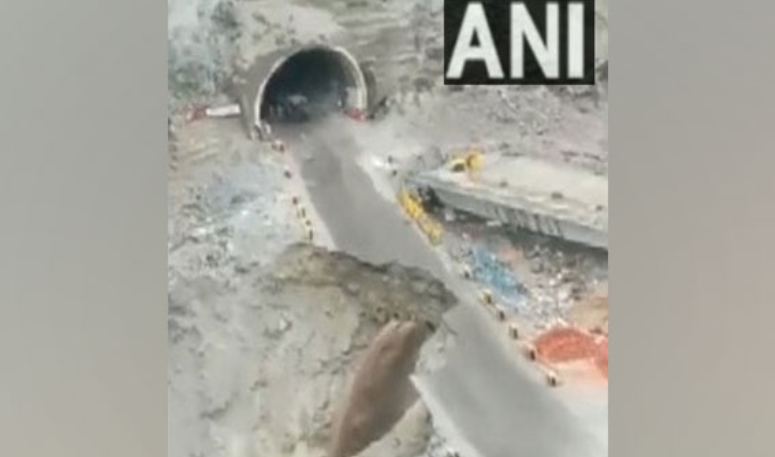 Jammu-Srinagar National Highway closed for 3rd consecutive day; restoration work in progress