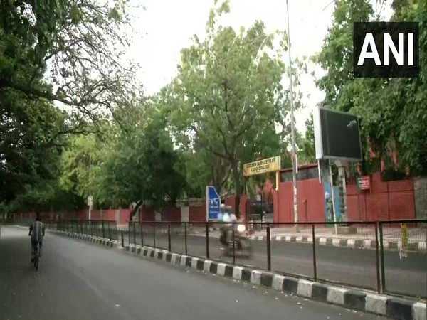 Delhi Weather Update: Sunny morning in National Capital, light rain likely