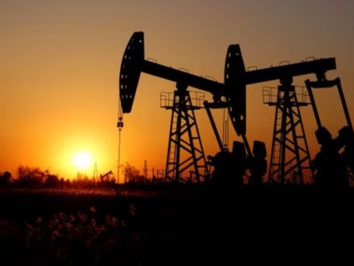 Oil prices down on weaker growth in China, US rate hike jitters