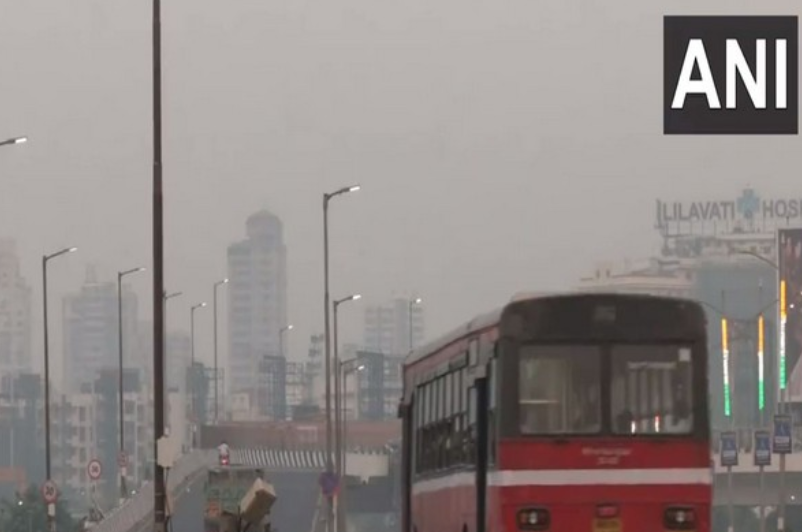 Mumbai's air quality continues to remain in 'moderate' category; AQI at 132