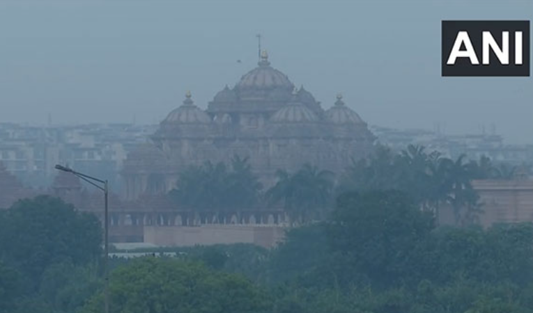 Delhi, Noida air quality remains 'very poor'; AQI in national capital at 322