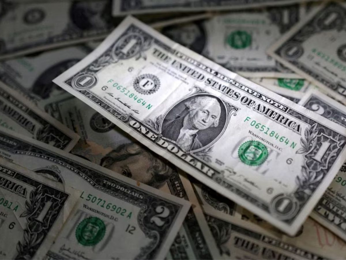 Dollar eyes best week against yen in three months