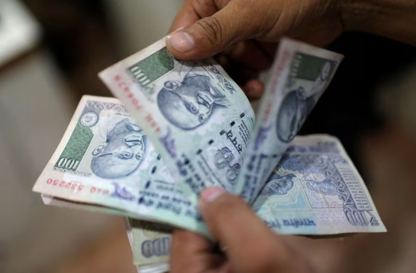 FPIs selling spree continues; pull out Rs 5,800 crore from equities