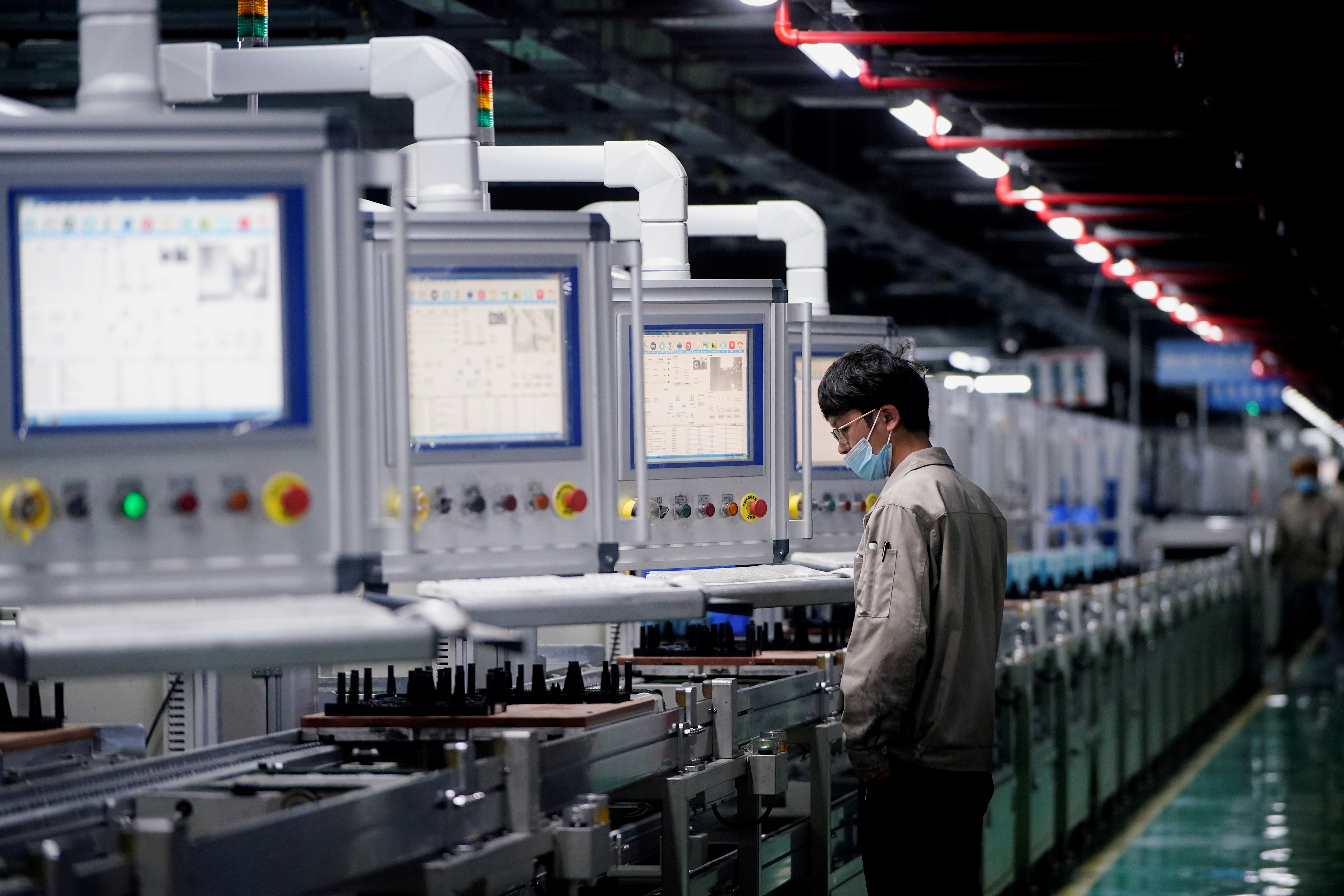 China's factory activity contracts for second month in November