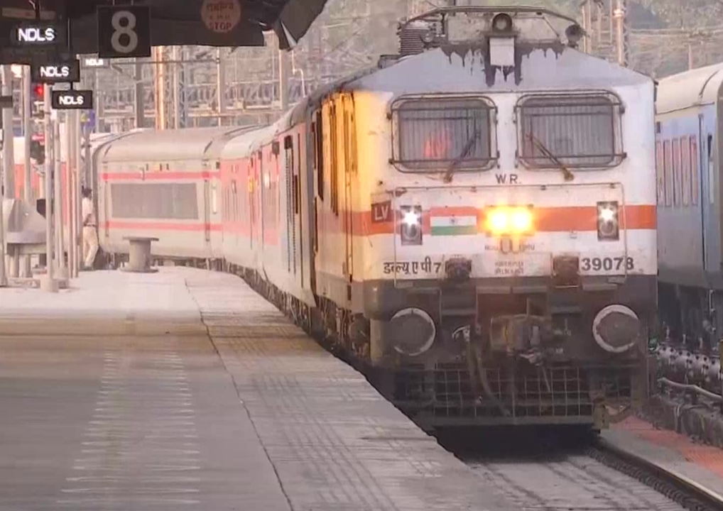 Chennai Cyclone Michaung effect: Trains cancelled after water level breaches danger mark in Basin Bridge-Vyasarpadi section