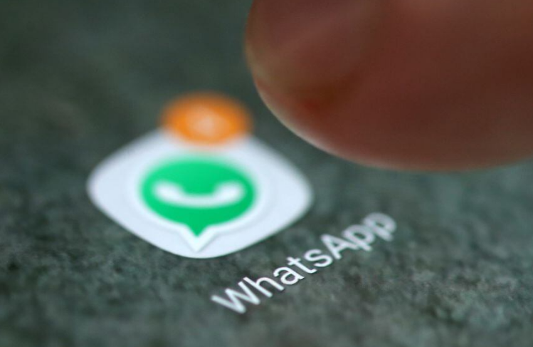 WhatsApp allows to pin messages in individual, group chats