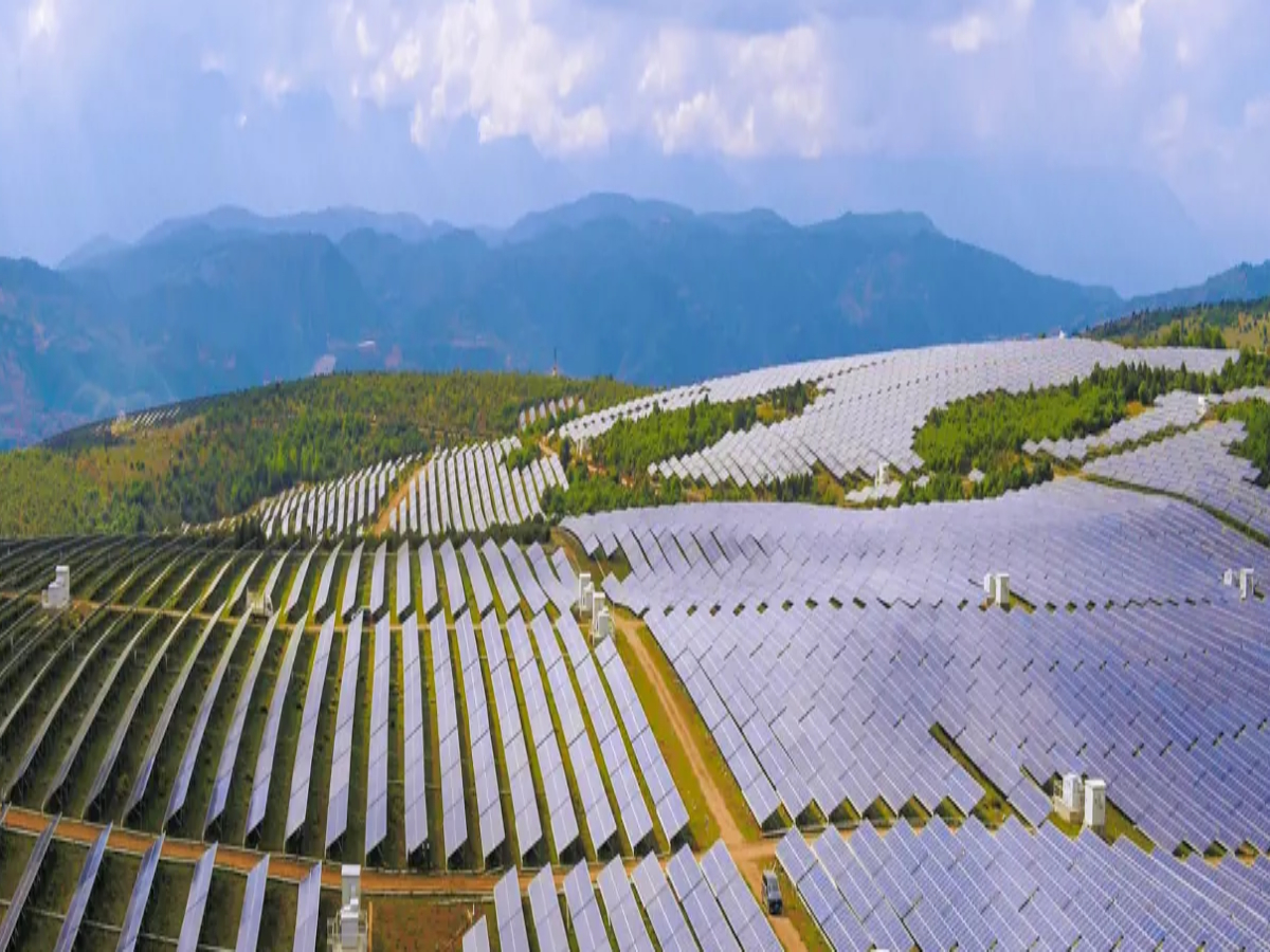 Sembcorp subsidiary bags 300 MW solar project from NHPC