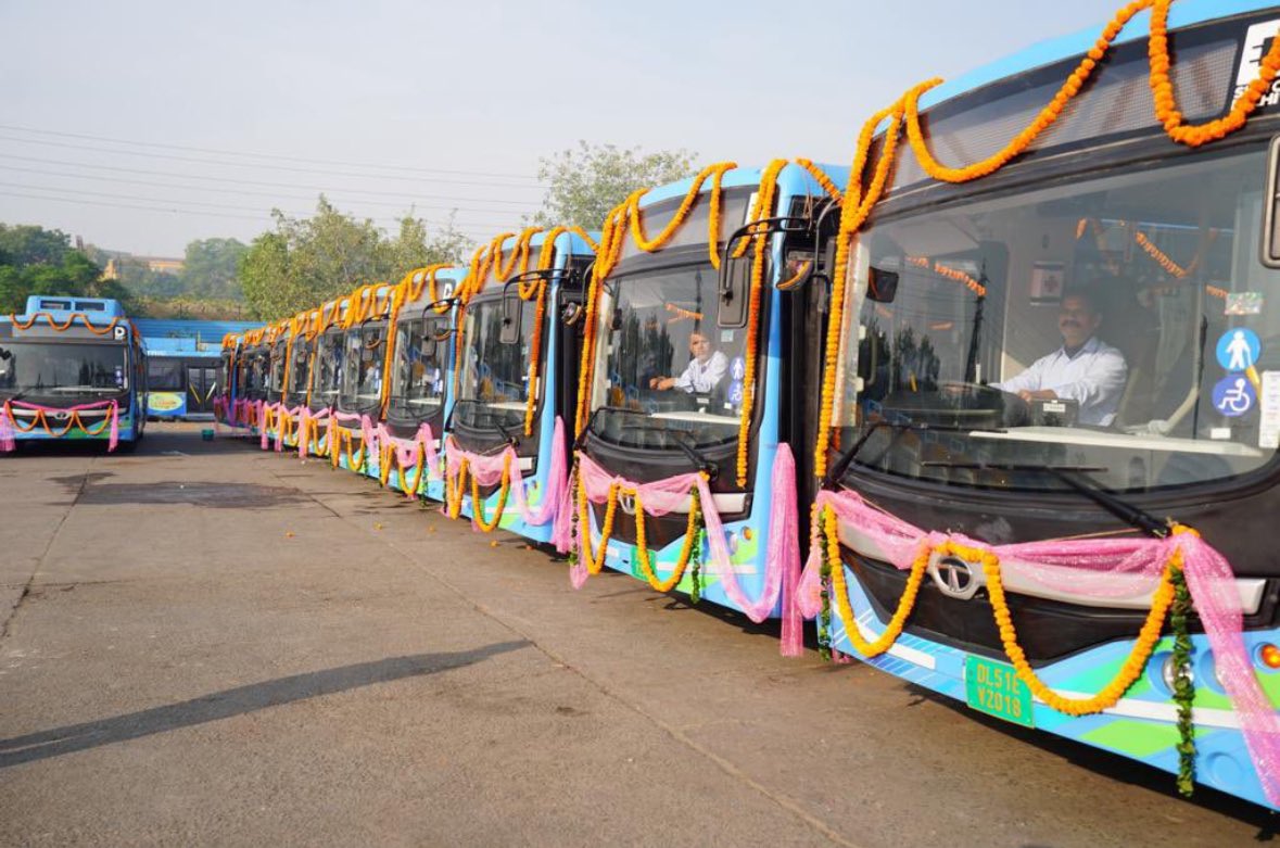 Delhi LG, CM flag off 500 electric buses