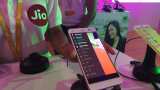 Reliance Jio offer throws yet another challenge to Airtel, Voda, but customers are loving it