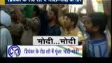 Slogan of Modi Zindabad raised in Priyanka Vadra&#039;s roadshow in Bijnor