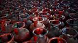 Cabinet approves Rs 1,650 crore for 75 lakh LPG connections under Ujjwala scheme 