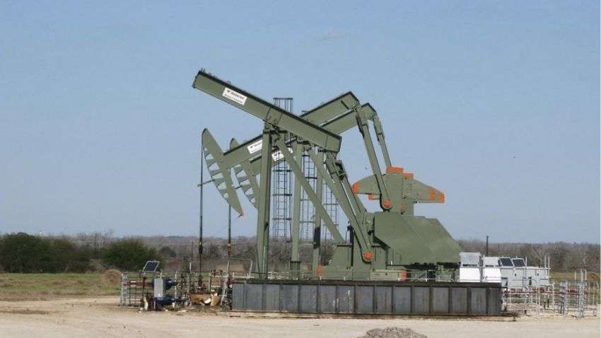 Oil prices dive as U.S. considers record reserves release